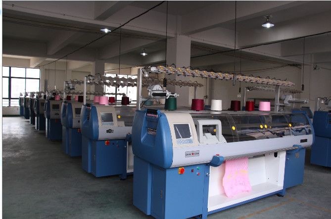 Flat Knitting Machine with Ce
